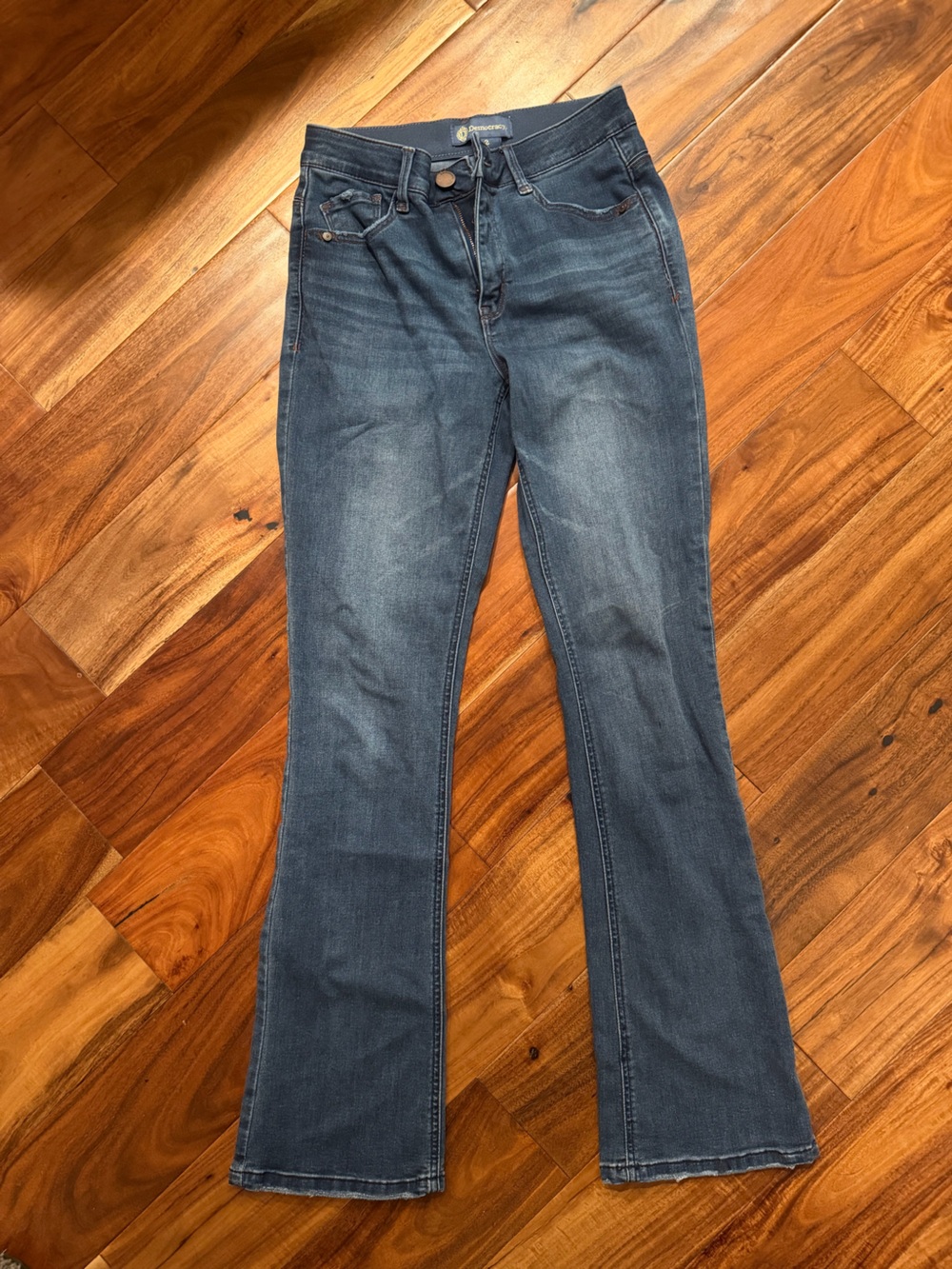 Democracy Women's Jeans w/ flare